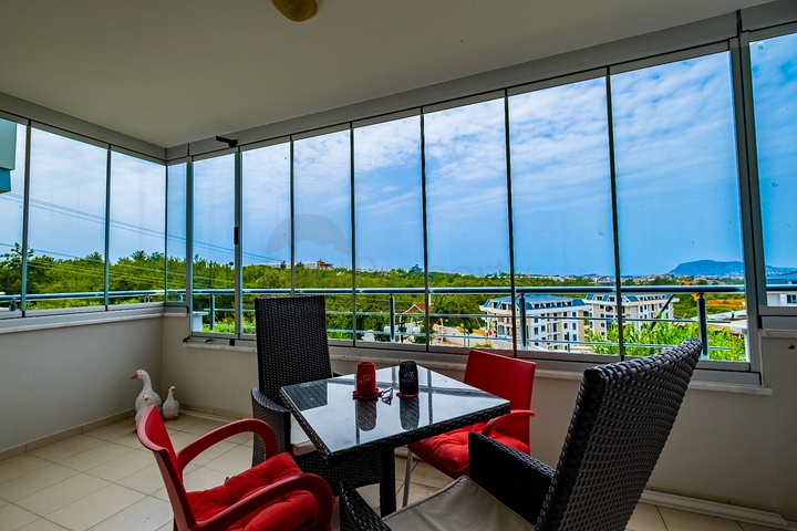 Просторные апартаменты 1+1 с мебелью и техникой в районе Оба