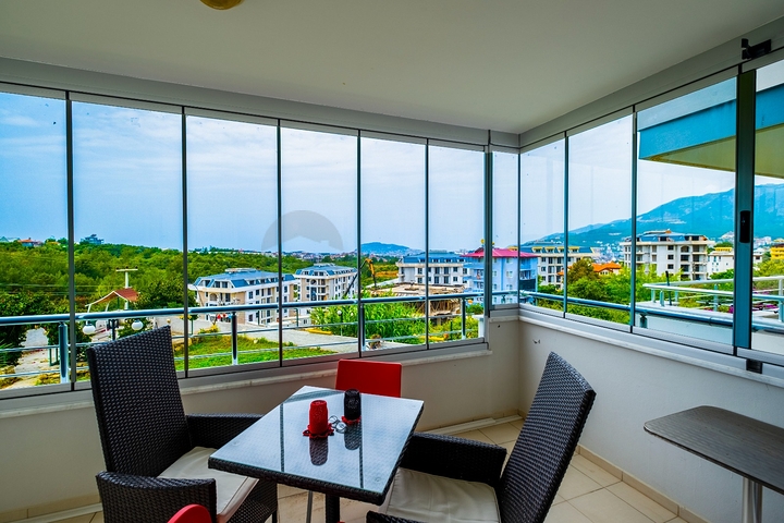 Просторные апартаменты 1+1 с мебелью и техникой в районе Оба