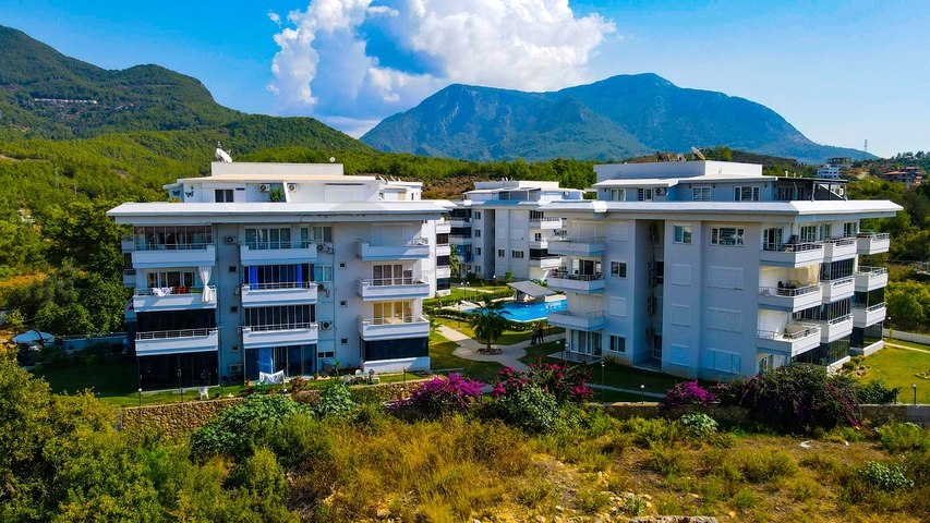 Просторные апартаменты 1+1 с мебелью и техникой в районе Оба