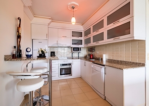 Просторные апартаменты 1+1 с мебелью и техникой в районе Оба