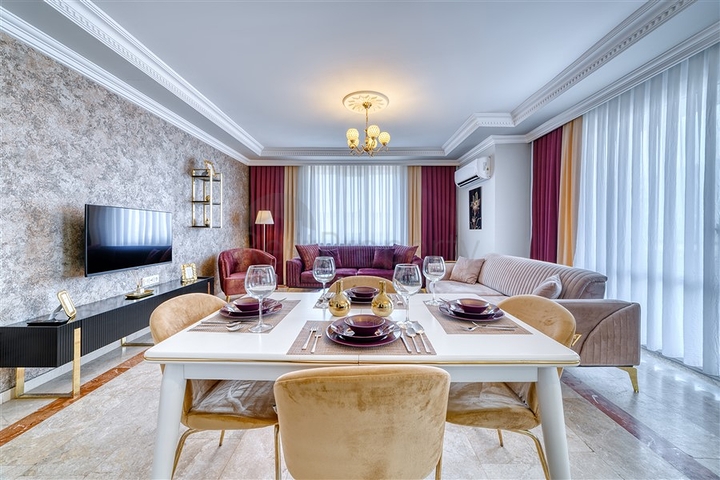 Просторная квартира в районе Махмутлар с видом на море и горы