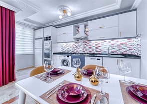 Просторная квартира в районе Махмутлар с видом на море и горы