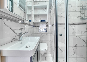 Просторная квартира в районе Махмутлар с видом на море и горы