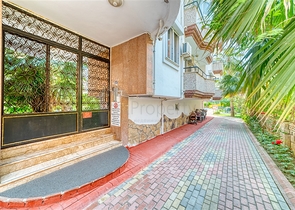 Просторная квартира в районе Махмутлар с видом на море и горы