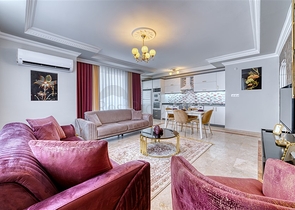 Просторная квартира в районе Махмутлар с видом на море и горы