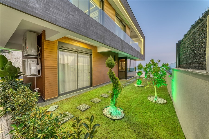 Роскошная виллы 4+1 с потрясающим видом на всю Аланию