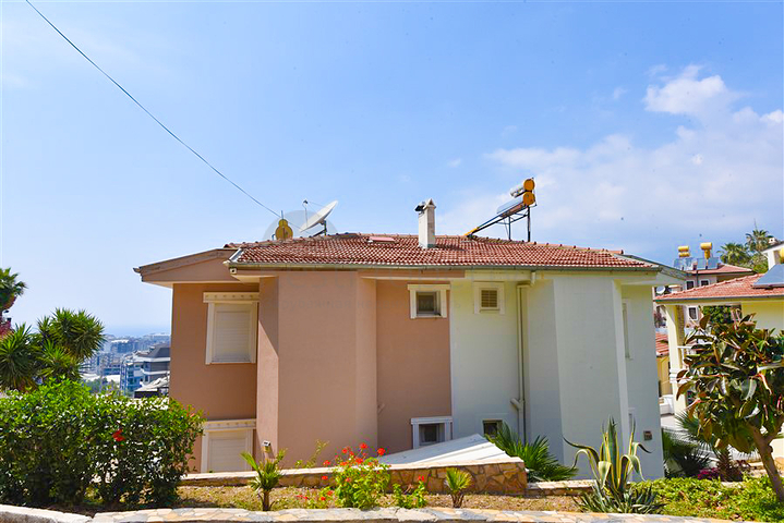 Таунхаус 2+1 в 600 м от моря в районе Каргыджак