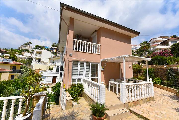 Таунхаус 2+1 в 600 м от моря в районе Каргыджак