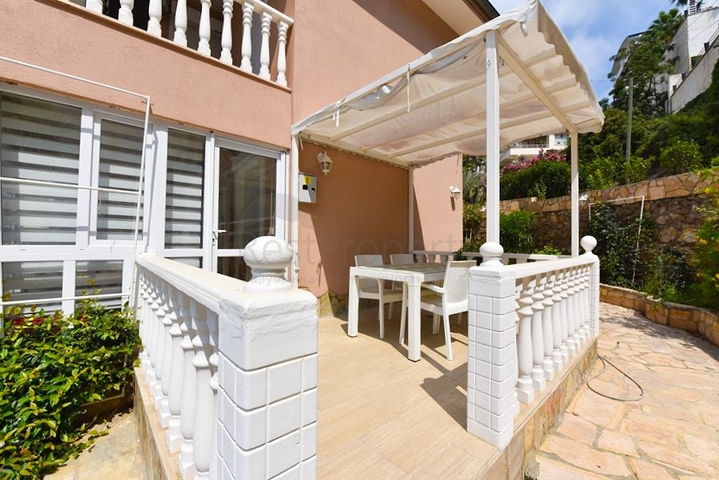 Таунхаус 2+1 в 600 м от моря в районе Каргыджак