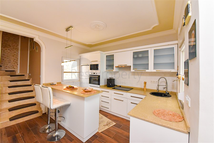 Таунхаус 2+1 в 600 м от моря в районе Каргыджак