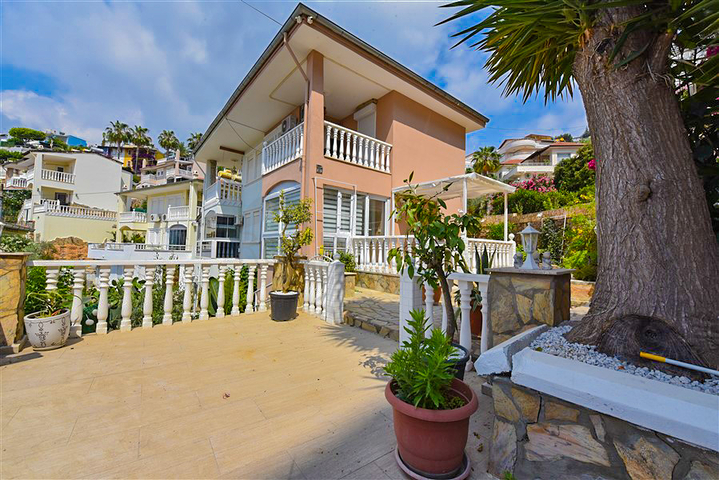 Таунхаус 2+1 в 600 м от моря в районе Каргыджак