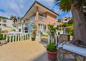 Таунхаус 2+1 в 600 м от моря в районе Каргыджак