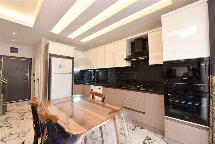 Меблированный пентхаус 2+1 в районе Оба под ВНЖ