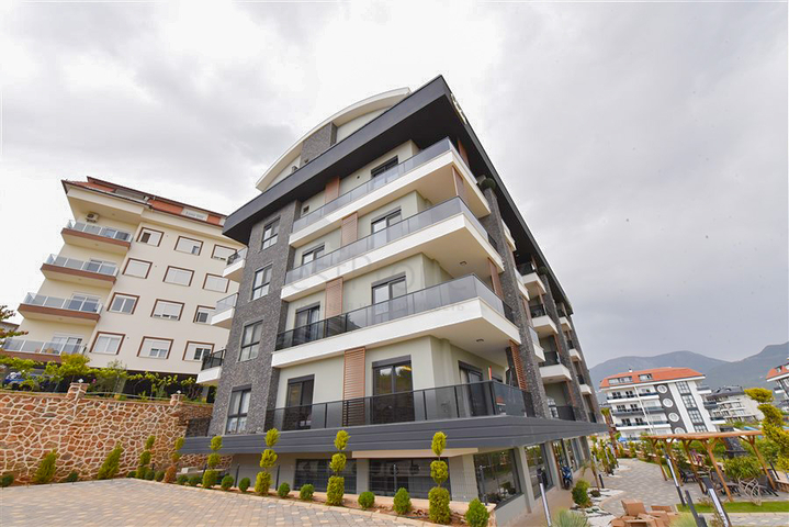 Меблированный пентхаус 2+1 в районе Оба под ВНЖ