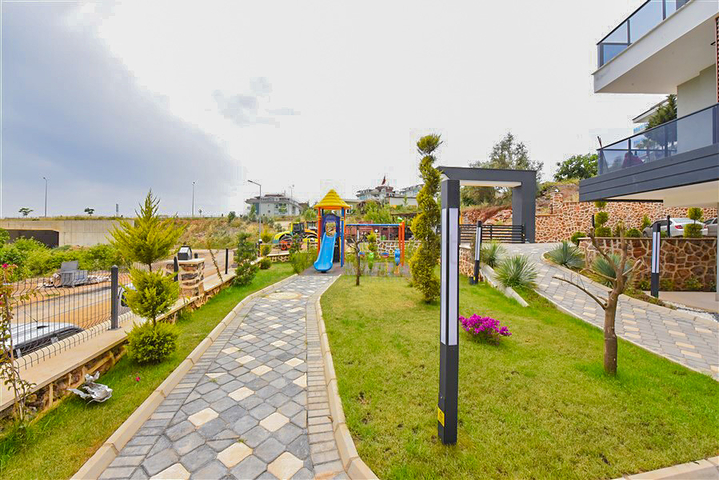 Меблированный пентхаус 2+1 в районе Оба под ВНЖ