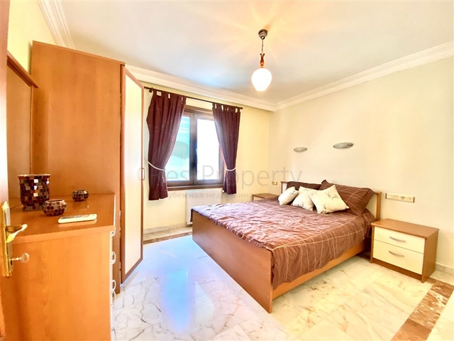 Просторная вилла для большой семьи, в пешей доступности от моря