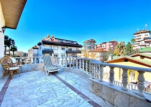 Просторная вилла для большой семьи, в пешей доступности от моря