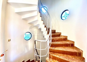 Просторная вилла для большой семьи, в пешей доступности от моря