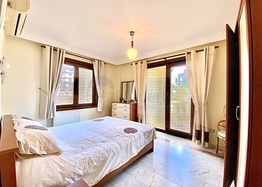 Просторная вилла для большой семьи, в пешей доступности от моря