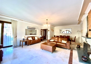 Просторная вилла для большой семьи, в пешей доступности от моря