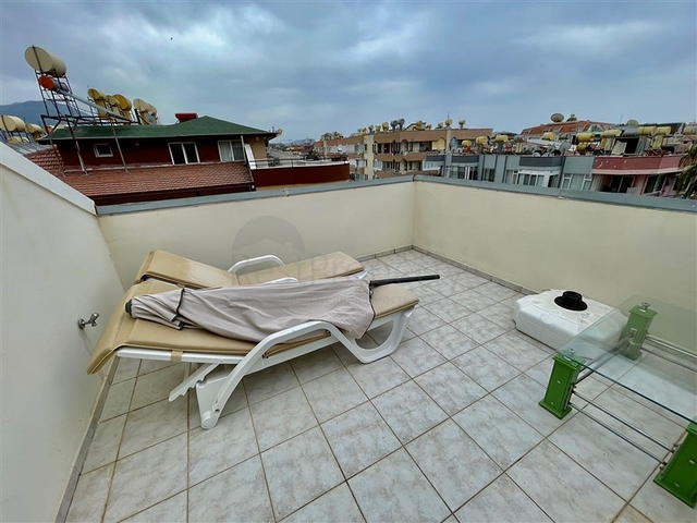 Просторный пентхаус от собственника 4+1 в 300 метрах от моря в районе Оба