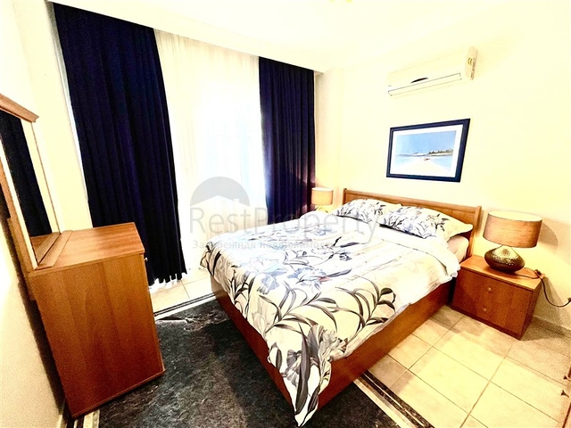 Просторный пентхаус от собственника 4+1 в 300 метрах от моря в районе Оба