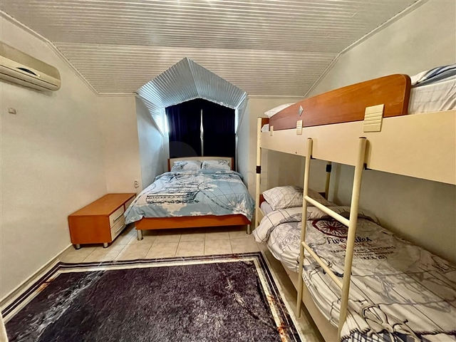 Просторный пентхаус от собственника 4+1 в 300 метрах от моря в районе Оба