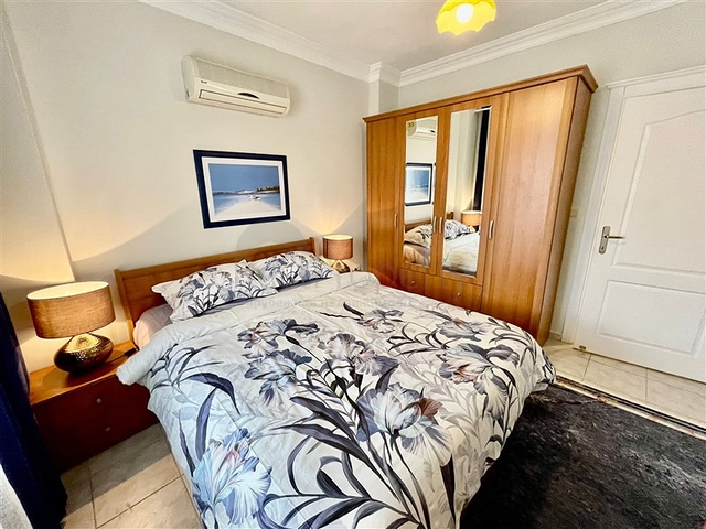 Просторный пентхаус от собственника 4+1 в 300 метрах от моря в районе Оба