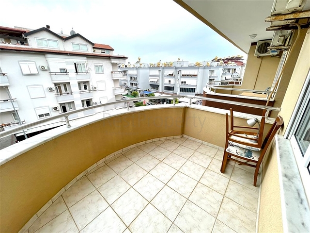 Просторный пентхаус от собственника 4+1 в 300 метрах от моря в районе Оба