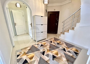 Просторный пентхаус от собственника 4+1 в 300 метрах от моря в районе Оба