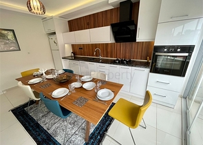 Просторный пентхаус от собственника 4+1 в 300 метрах от моря в районе Оба