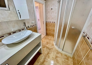 Просторный пентхаус от собственника 4+1 в 300 метрах от моря в районе Оба