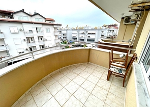 Просторный пентхаус от собственника 4+1 в 300 метрах от моря в районе Оба