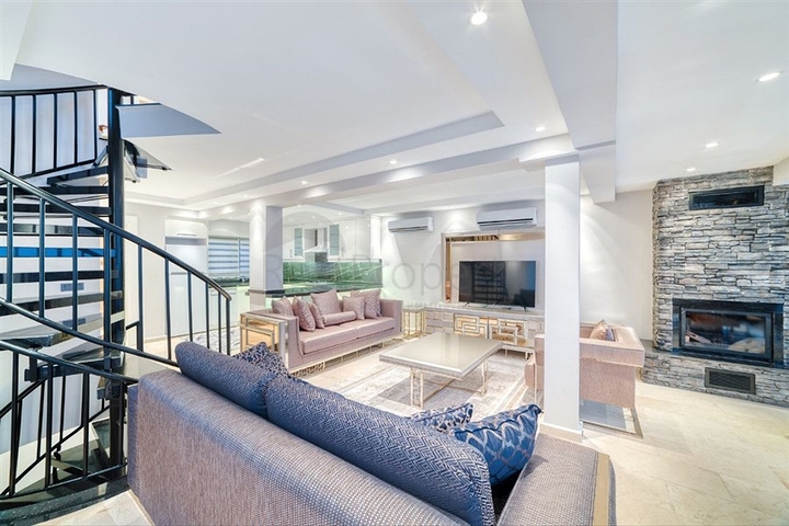 Вилла 5+1 в 800 м от пляжа с панорамными видами на море и горы