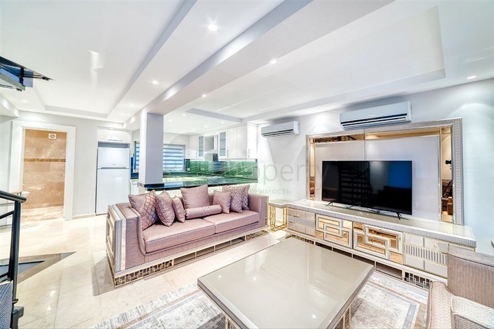 Вилла 5+1 в 800 м от пляжа с панорамными видами на море и горы