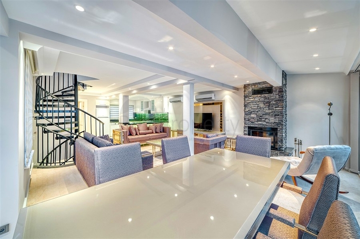 Вилла 5+1 в 800 м от пляжа с панорамными видами на море и горы