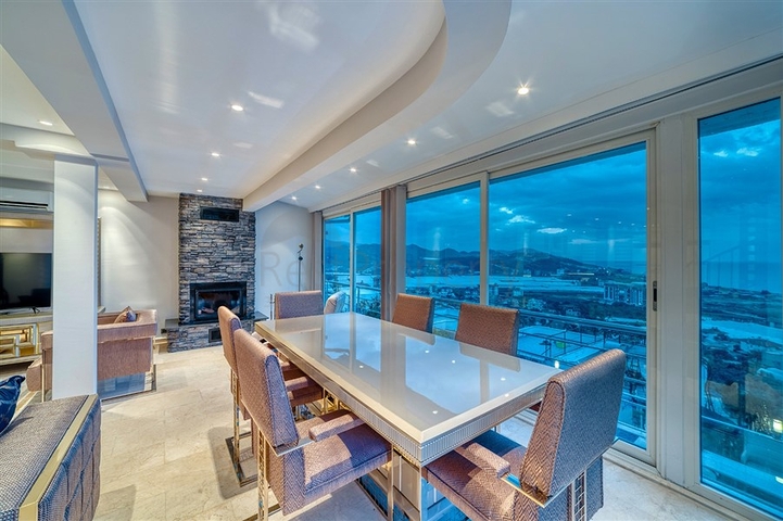 Вилла 5+1 в 800 м от пляжа с панорамными видами на море и горы