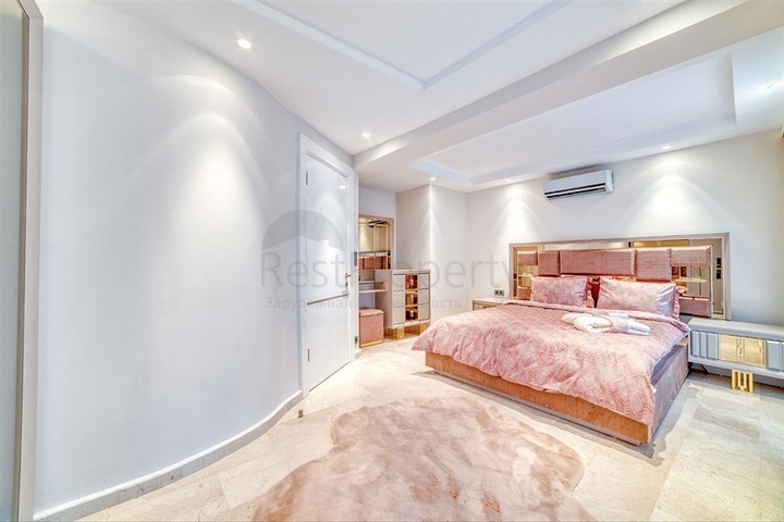 Вилла 5+1 в 800 м от пляжа с панорамными видами на море и горы