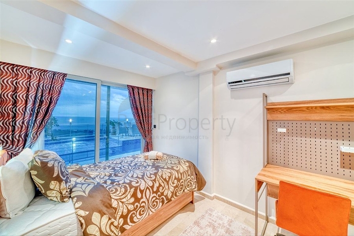 Вилла 5+1 в 800 м от пляжа с панорамными видами на море и горы