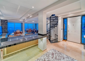 Вилла 5+1 в 800 м от пляжа с панорамными видами на море и горы