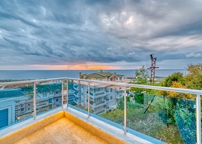 Вилла 5+1 в 800 м от пляжа с панорамными видами на море и горы