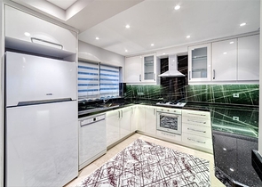 Вилла 5+1 в 800 м от пляжа с панорамными видами на море и горы