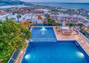 Вилла 5+1 в 800 м от пляжа с панорамными видами на море и горы