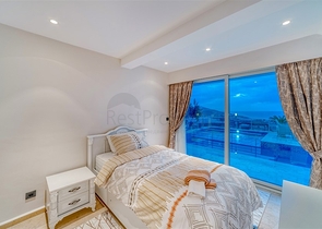 Вилла 5+1 в 800 м от пляжа с панорамными видами на море и горы