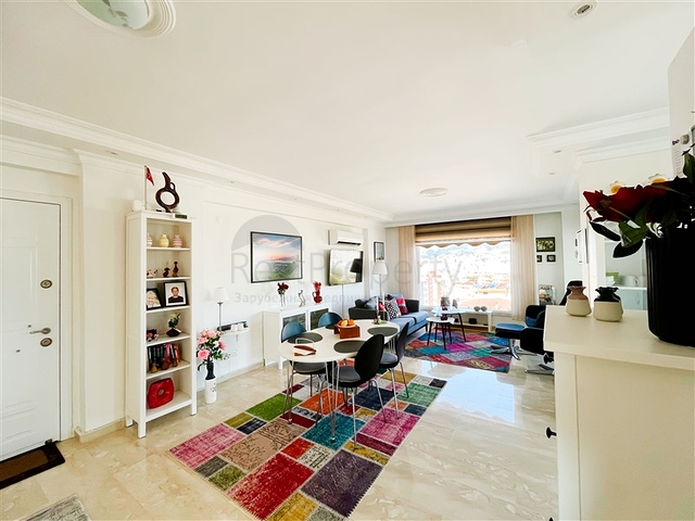 Просторный пентхаус с видом на море и горы и городской пейзаж в районе Тосмур