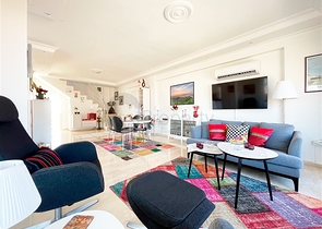 Просторный пентхаус с видом на море и горы и городской пейзаж в районе Тосмур