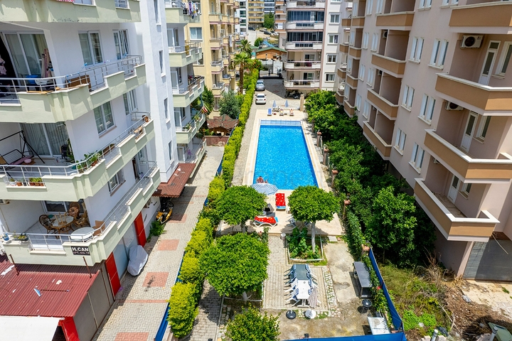 Пентхаус 2+1 с просторной террасой и видом на горы