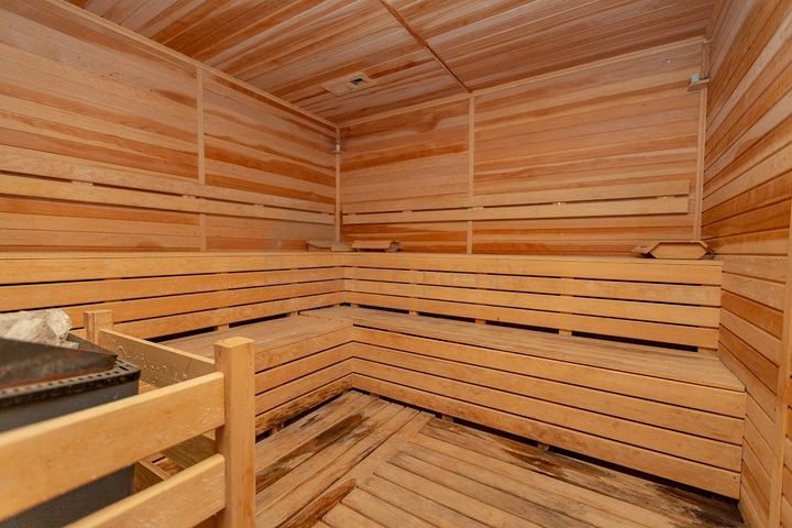 Пентхаус 2+1 с просторной террасой и видом на горы