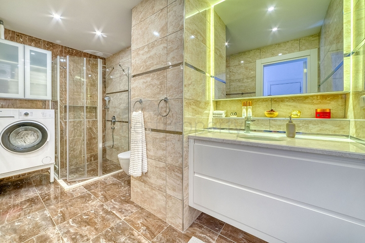 Пентхаус 2+1 с просторной террасой и видом на горы