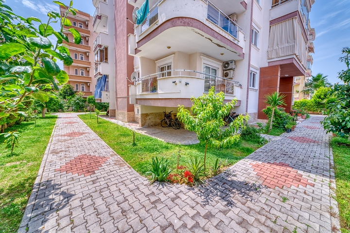 Пентхаус 2+1 с просторной террасой и видом на горы